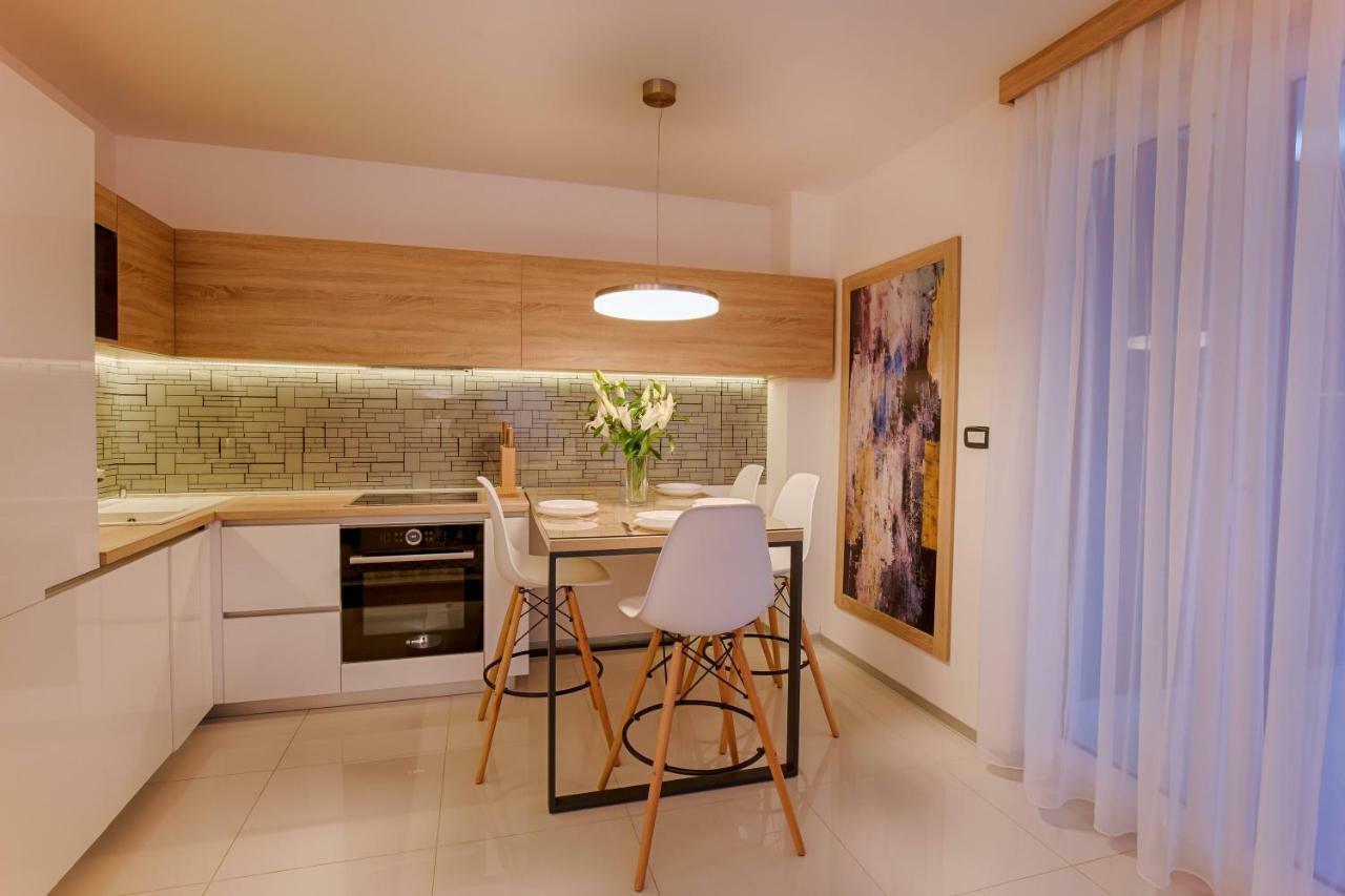 Deluxe New Apartments - Few Steps From The Beach - Luxury Holiday With Style - By Traveler Tourist Agency Krk Крк Экстерьер фото