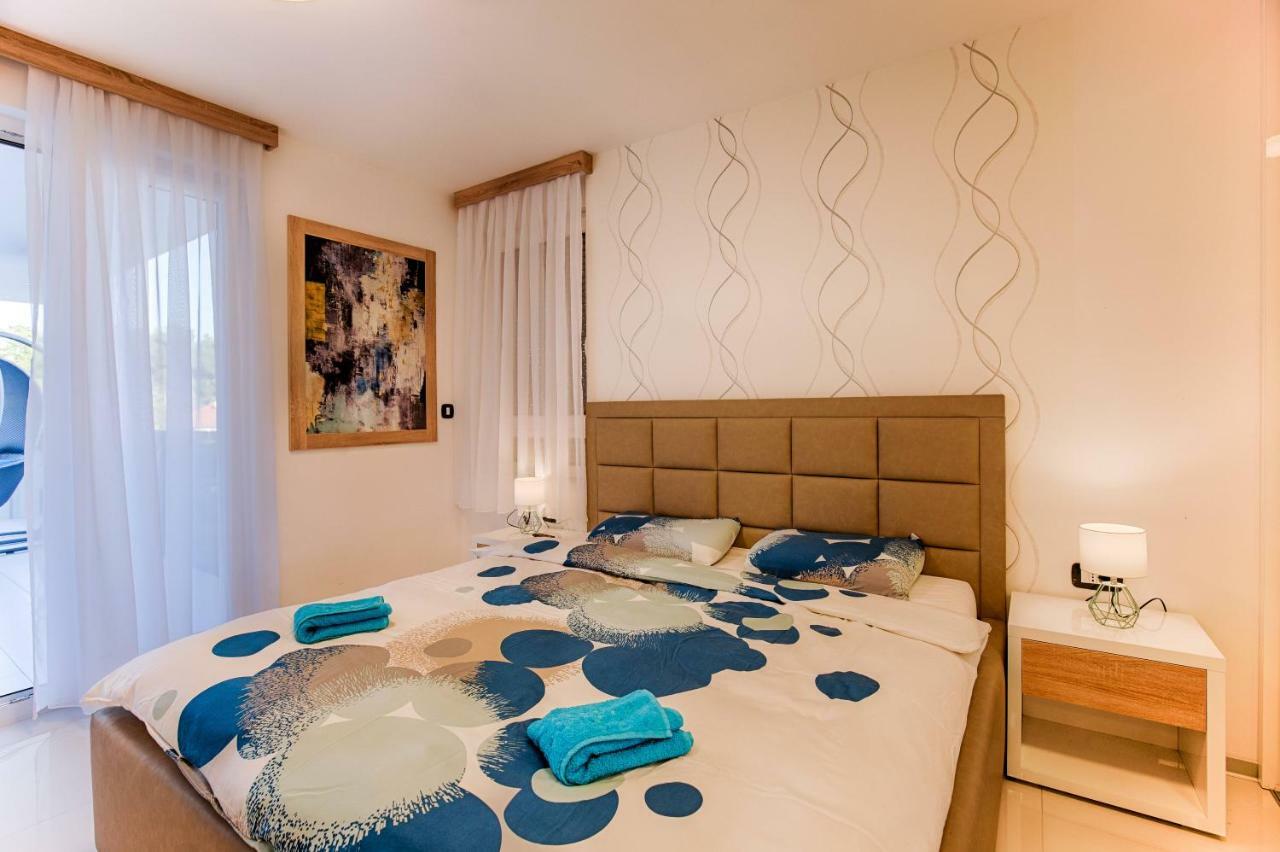 Deluxe New Apartments - Few Steps From The Beach - Luxury Holiday With Style - By Traveler Tourist Agency Krk Крк Экстерьер фото