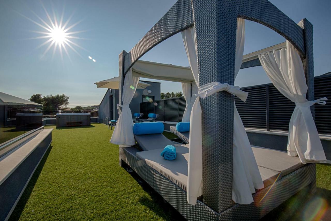 Deluxe New Apartments - Few Steps From The Beach - Luxury Holiday With Style - By Traveler Tourist Agency Krk Крк Экстерьер фото
