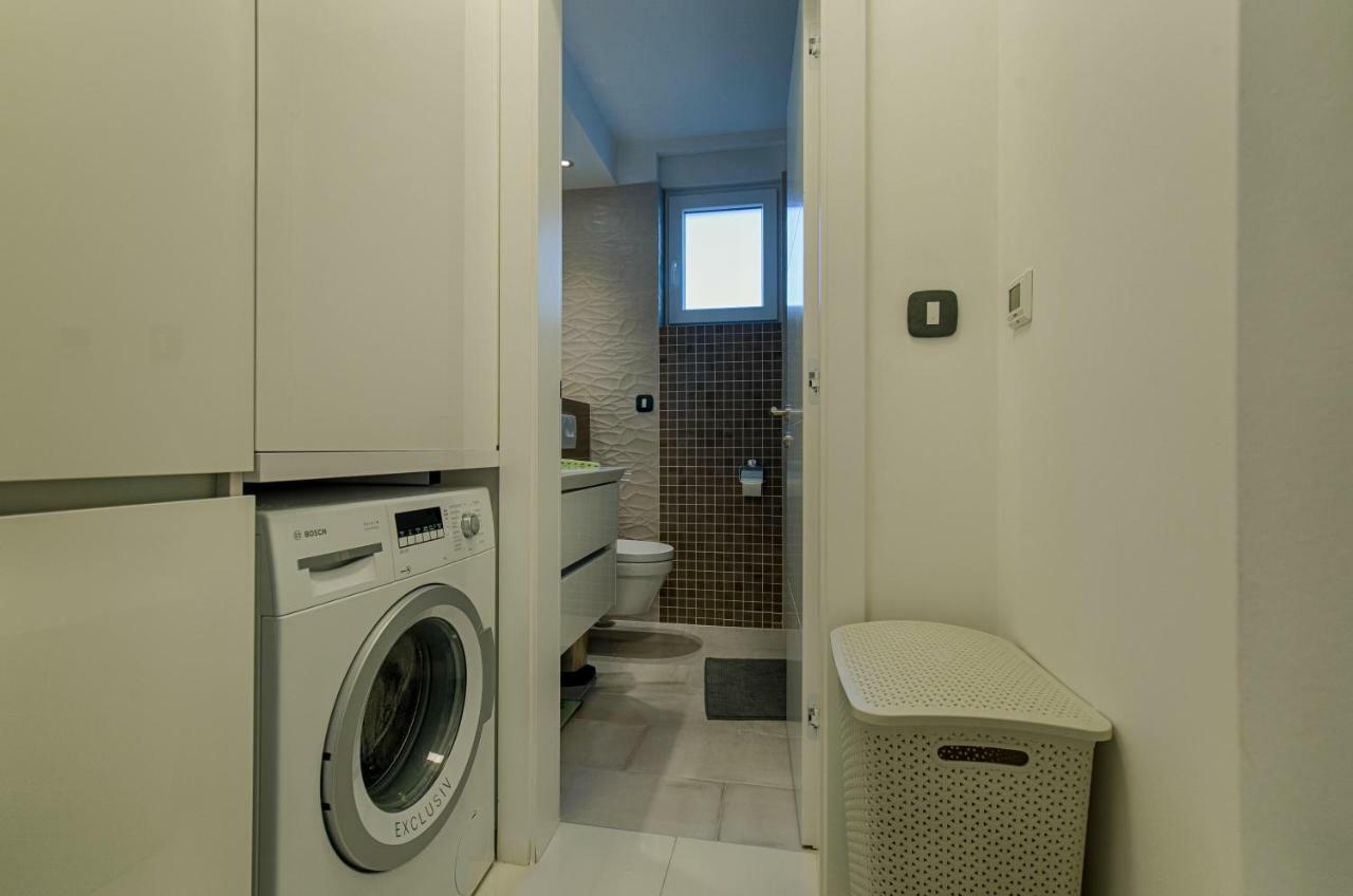 Deluxe New Apartments - Few Steps From The Beach - Luxury Holiday With Style - By Traveler Tourist Agency Krk Крк Экстерьер фото