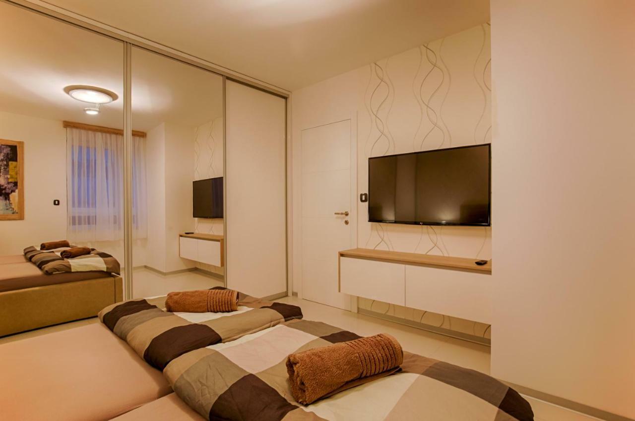 Deluxe New Apartments - Few Steps From The Beach - Luxury Holiday With Style - By Traveler Tourist Agency Krk Крк Экстерьер фото