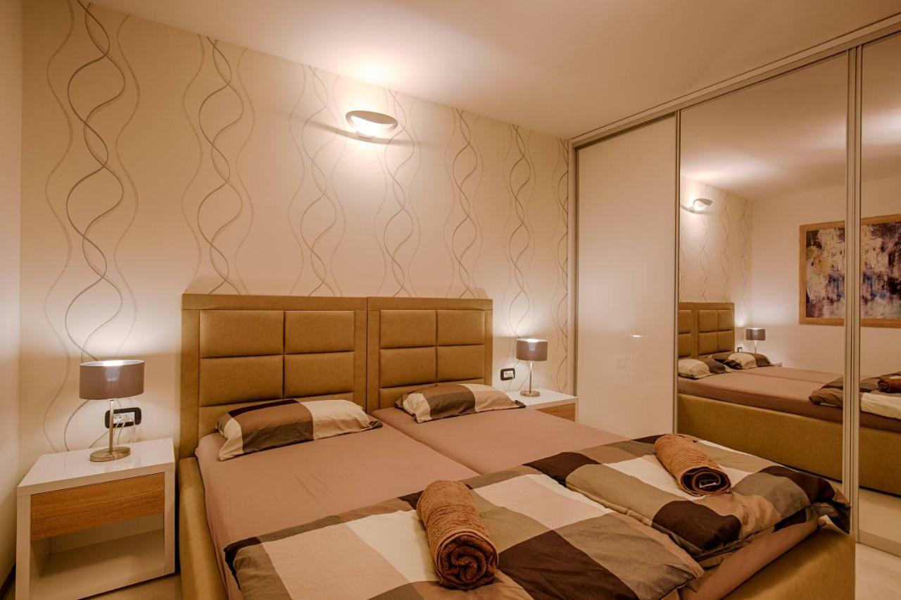 Deluxe New Apartments - Few Steps From The Beach - Luxury Holiday With Style - By Traveler Tourist Agency Krk Крк Экстерьер фото
